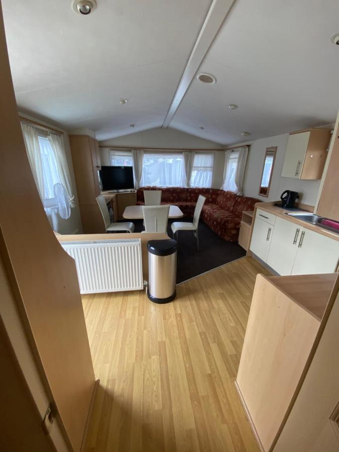 Blitz Blank Neue Messe Apartment *